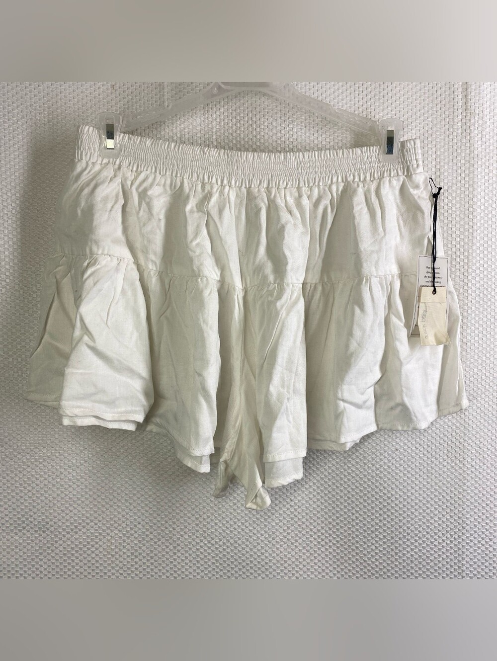 NWT Sneak Peek White Tiered Ruffle Mini Shorts Skort Size L Boho Summer